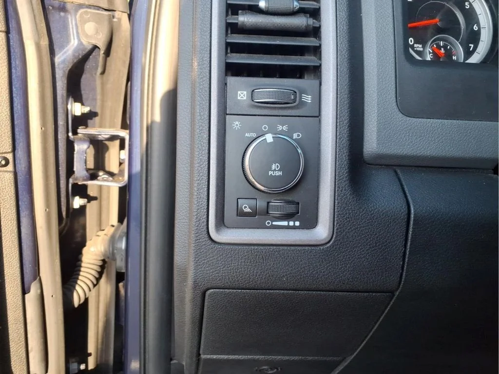 Used 2014 Blue Ram Express image 15