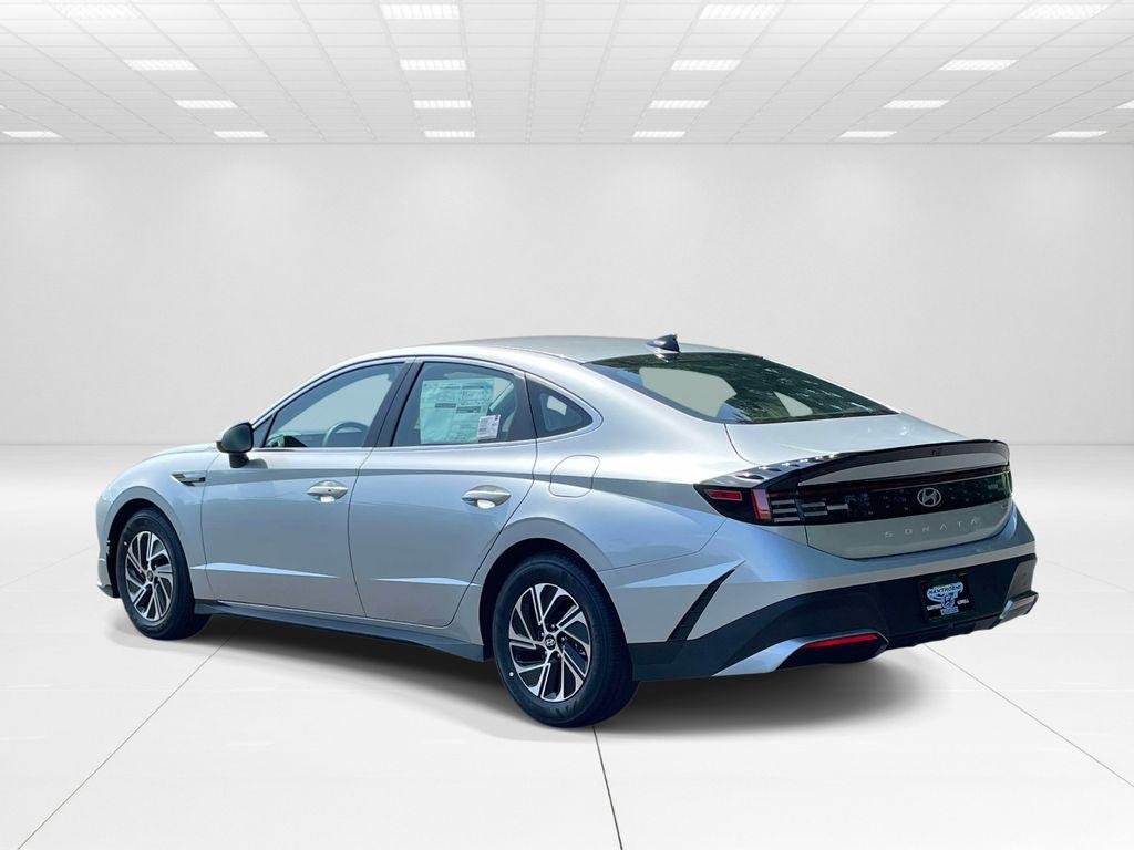 New 2026 Silver Hyundai Blue image 4
