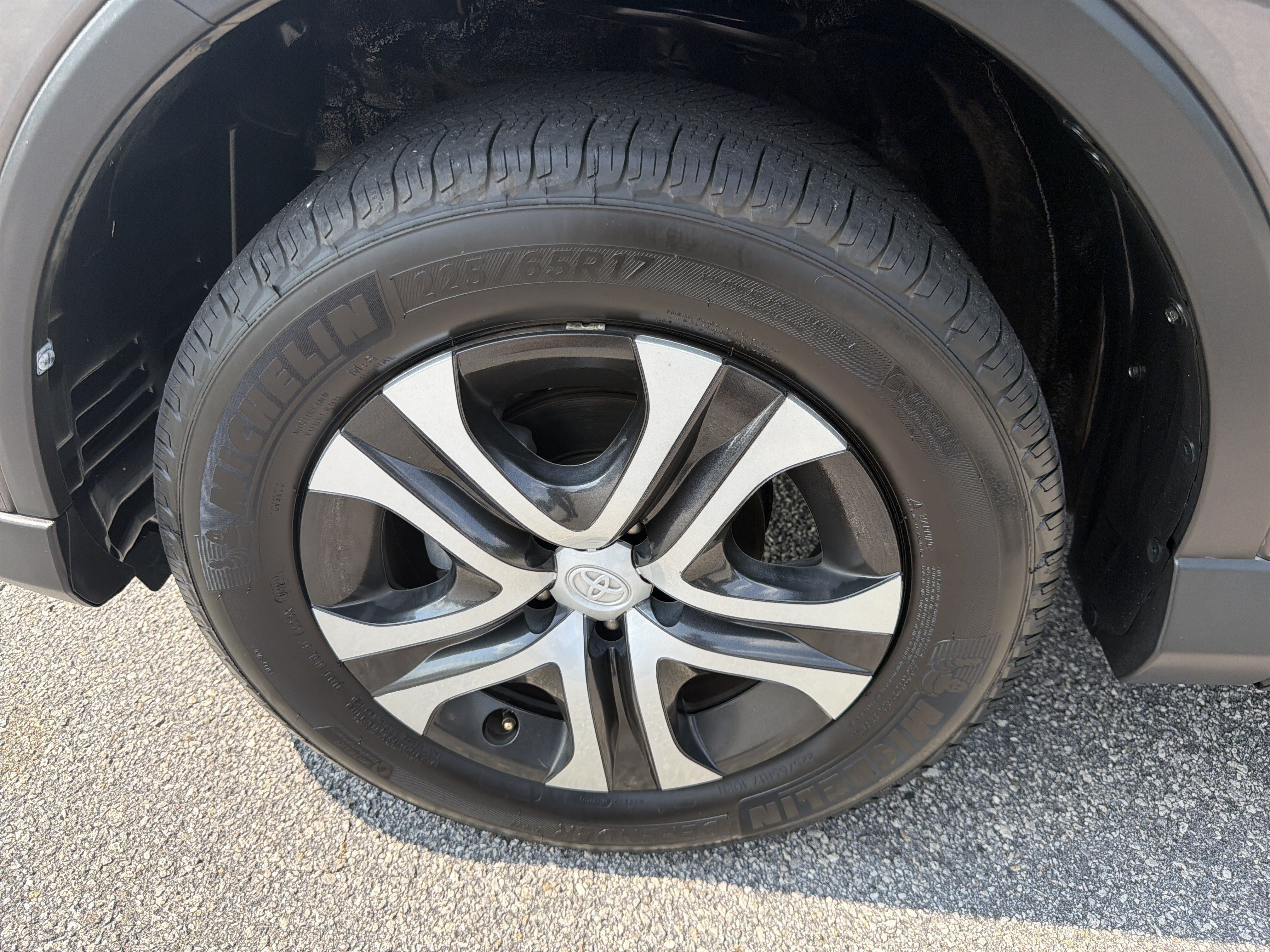 Used 2016 Magnetic Gray Metallic Toyota LE image 20