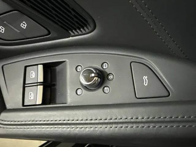 Used 2020 Daytona Gray Pearl Audi V10 image 13