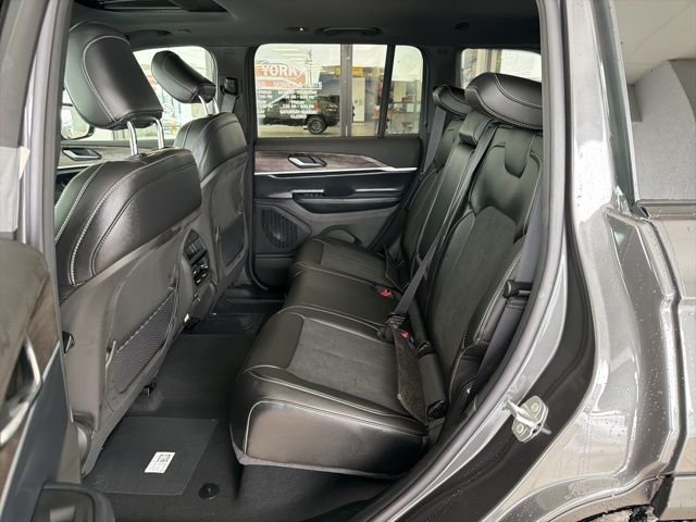 New 2026 Baltic Gray Metallic Clear-Coat Exterior Paint Jeep Altitude image 14