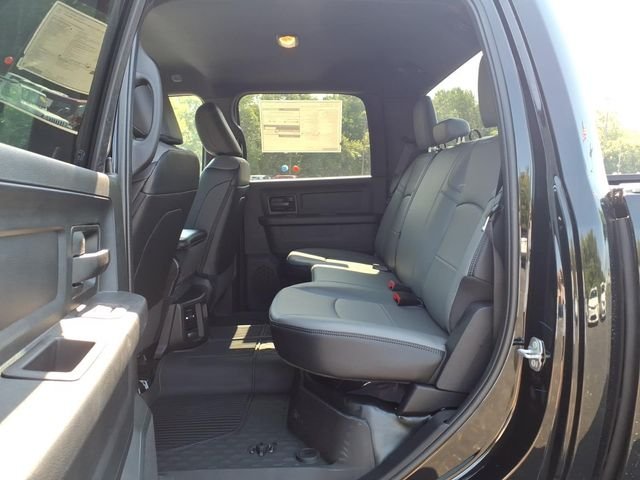 New 2026 Diamond Black Crystal Pearl-Coat Exterior Paint RAM Tradesman image 29