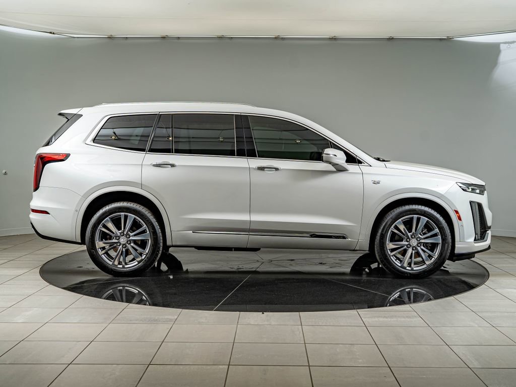 Used 2025 Crystal White Tricoat Cadillac Premium Luxury image 4