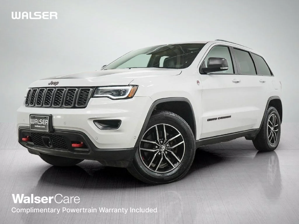 Used 2018 Bright White Clearcoat Jeep Trailhawk image 1
