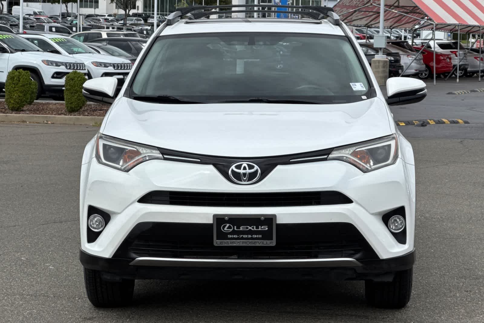 Used 2016 Super White Toyota XLE image 10