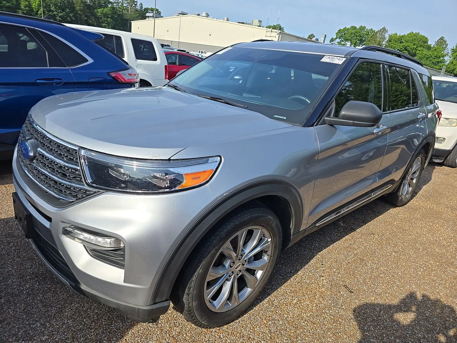 2023 Ford Explorer XLT RWD's photo