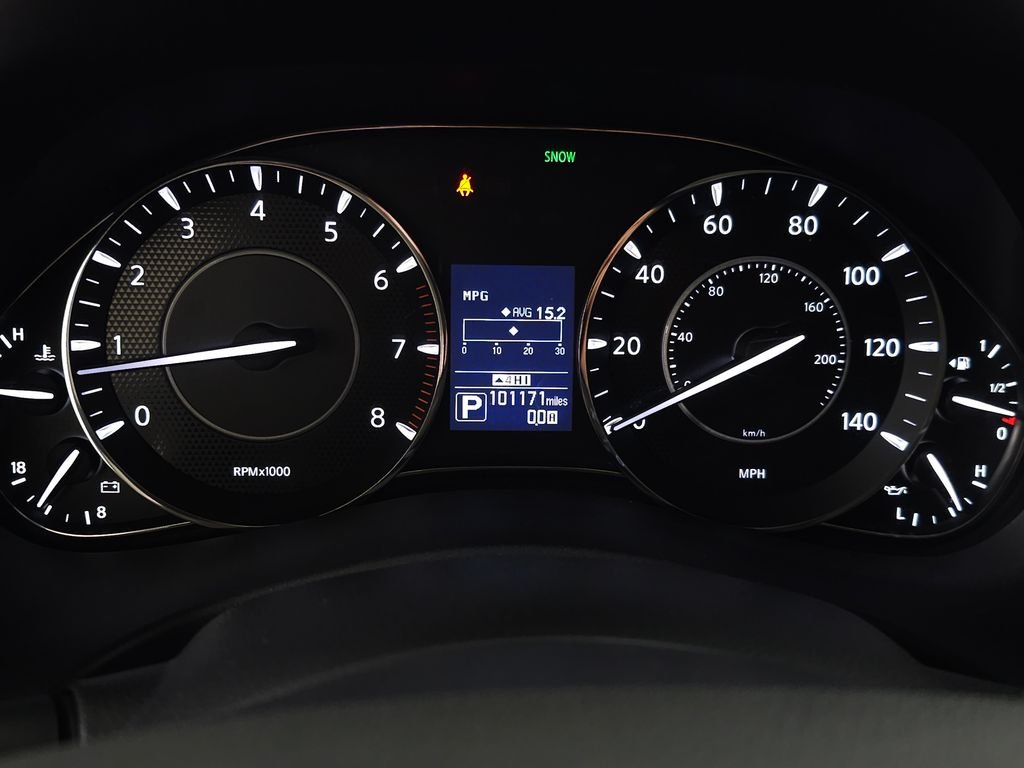 Used 2020 Super Black Nissan Platinum image 21