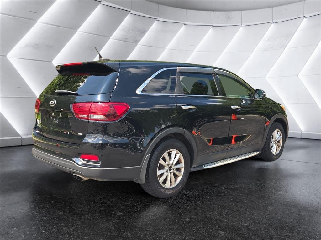 Used 2019 Black Kia L image 5