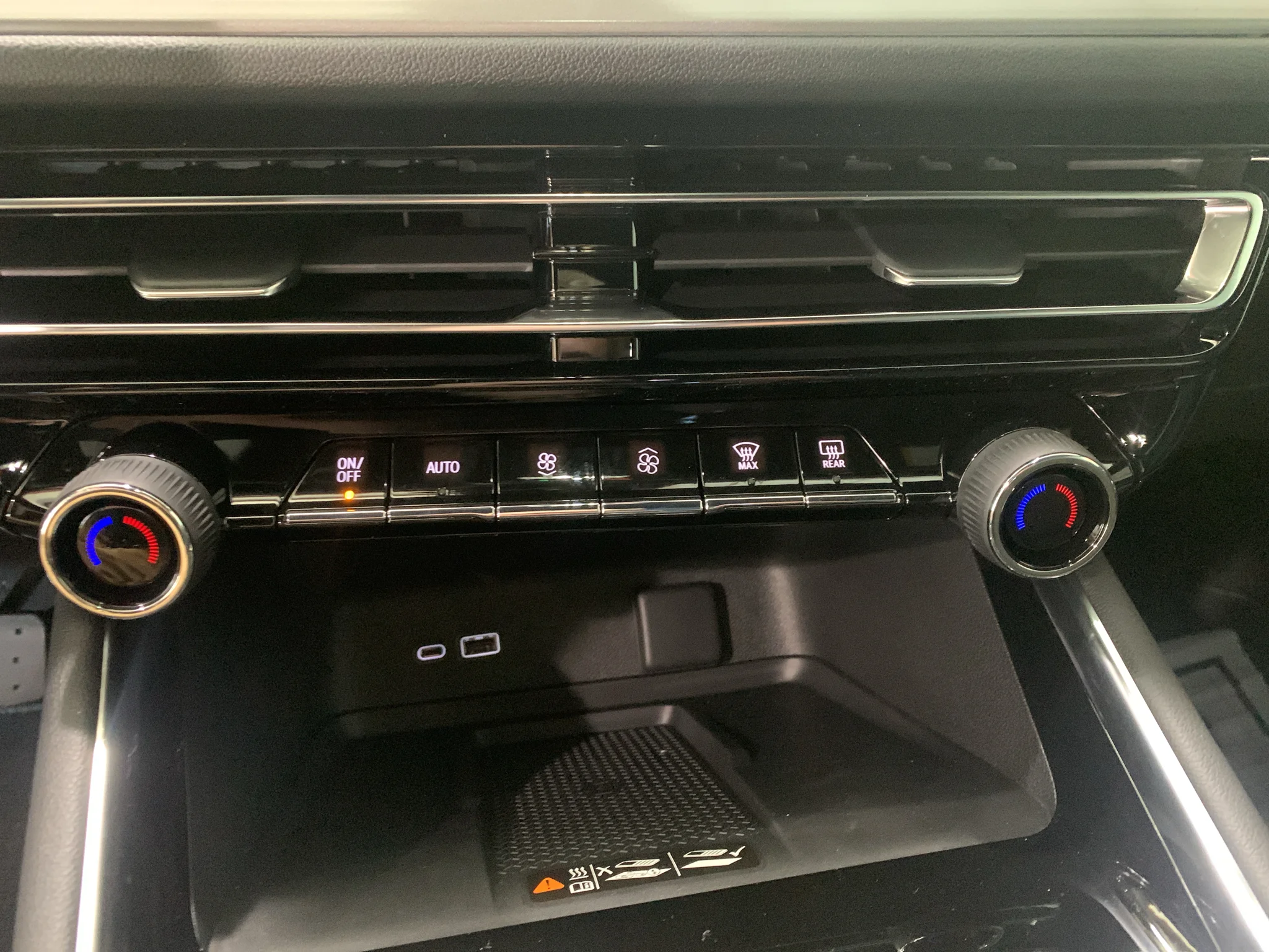 2027 Chevrolet Traverse LT - Photo 26