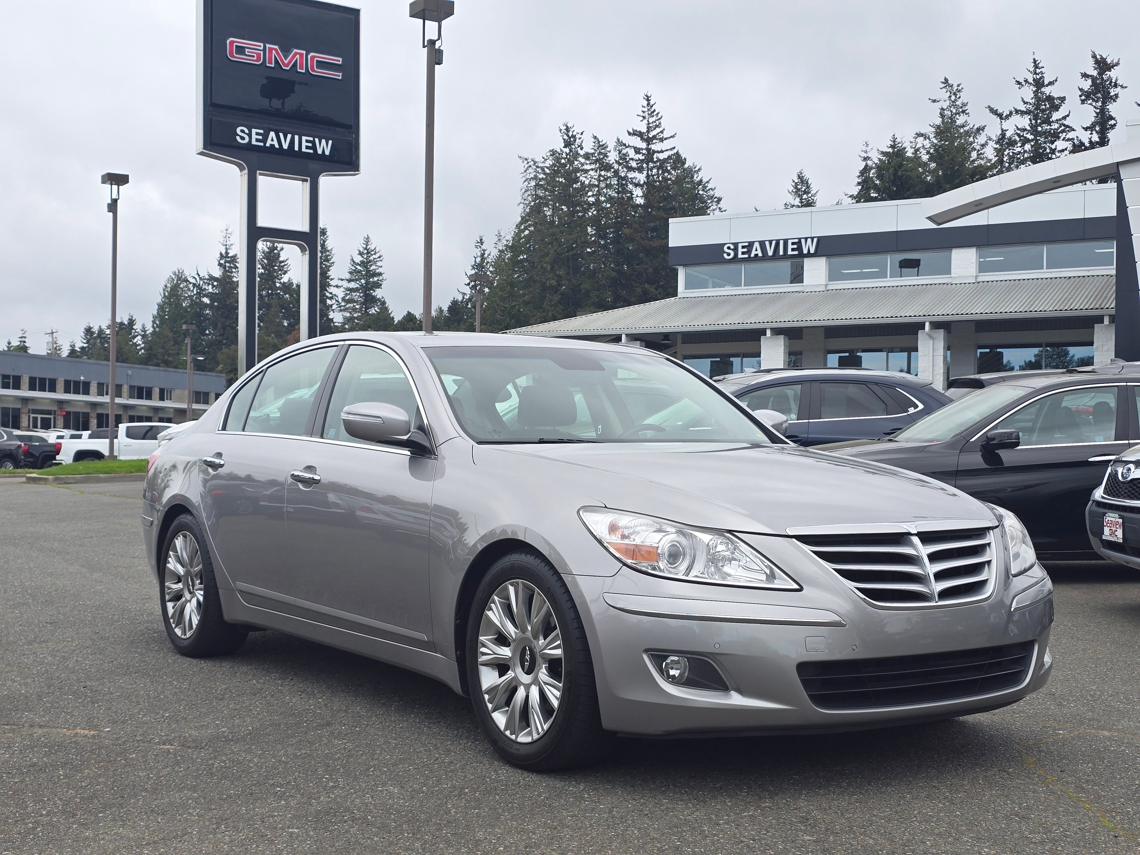 2009 Hyundai Genesis 3.8's photo
