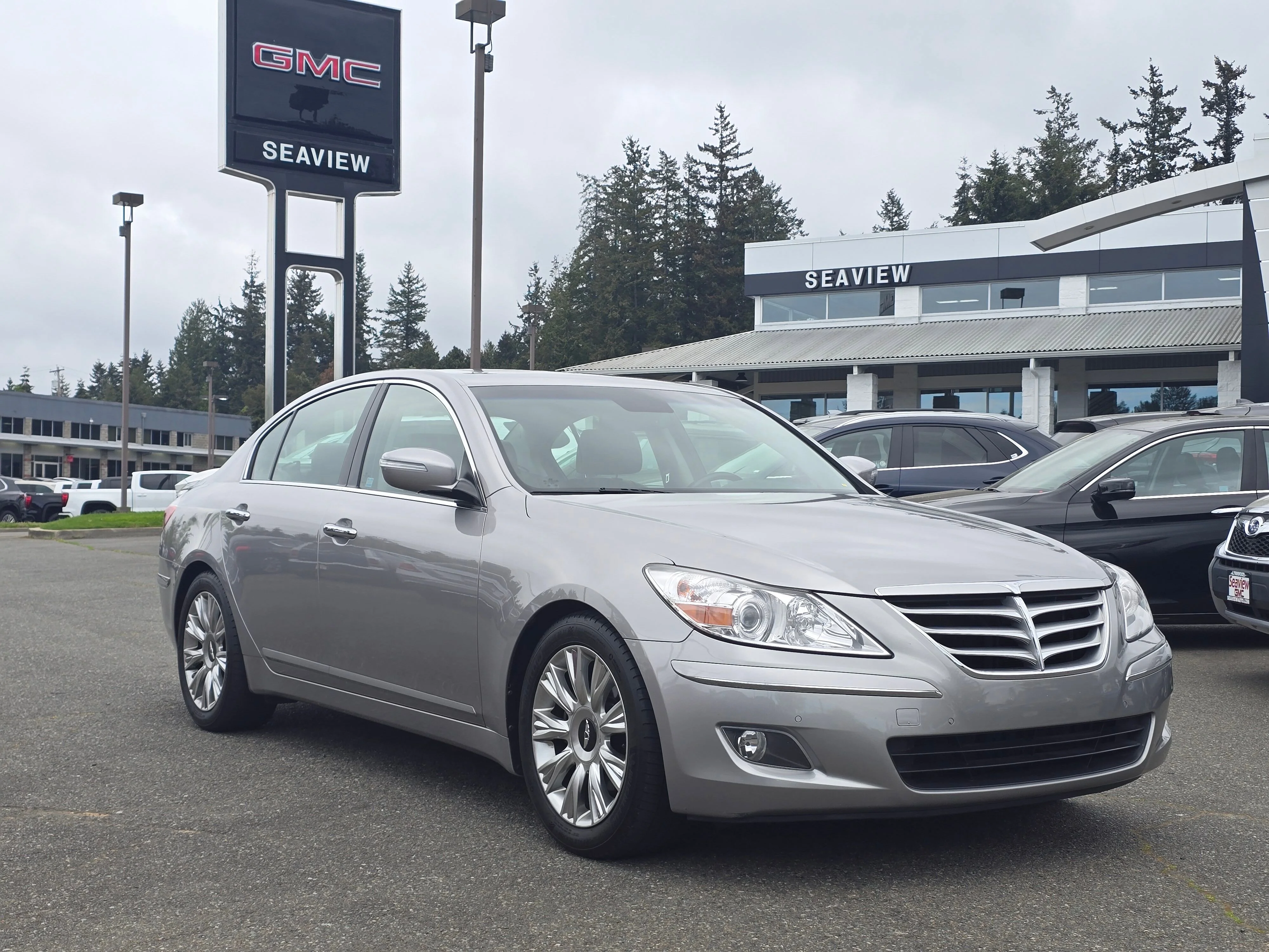 2009 Hyundai Genesis 3.8's photo
