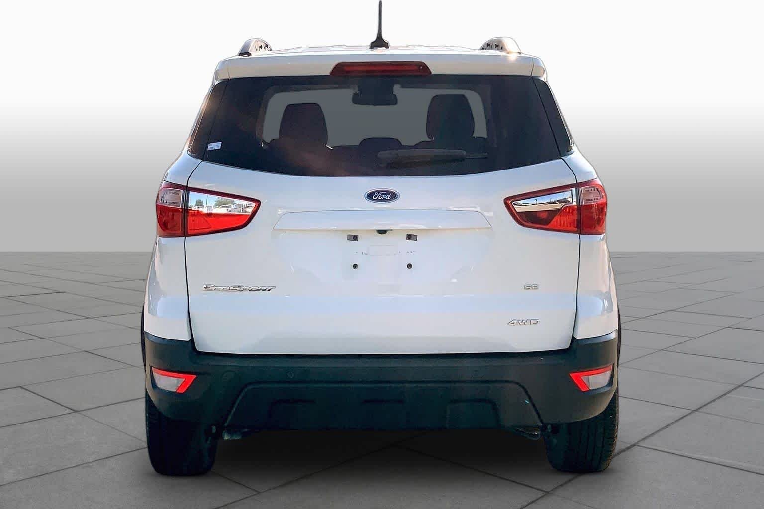 Used 2022 Diamond White Ford SE image 5