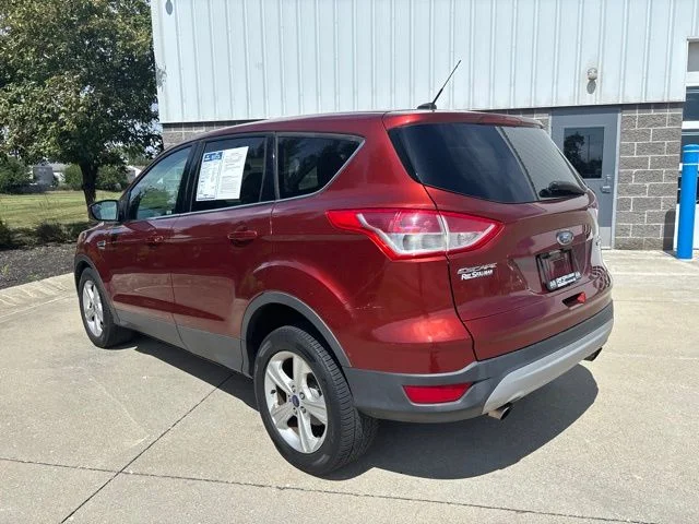 Used 2014 Red Ford SE image 8
