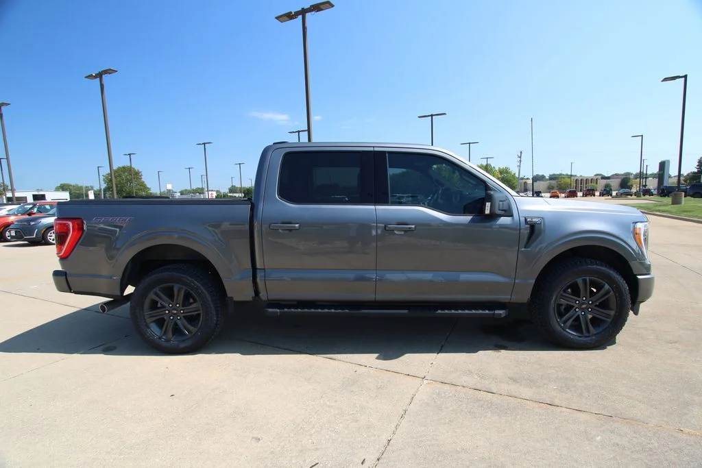 Used 2023  Ford XLT image 4