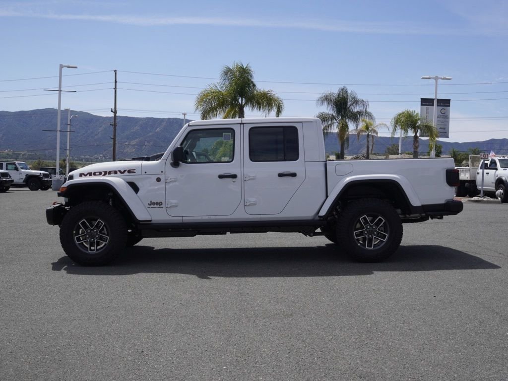 New 2026 Bright White Clear-Coat Exterior Paint Jeep Mojave image 6