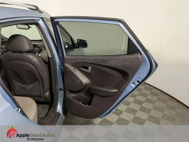 Used 2013 Blue Hyundai GLS image 26