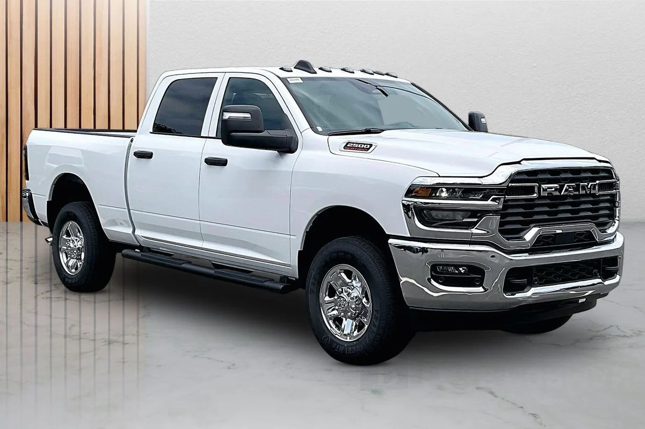 New 2026 Bright White Clear-Coat Exterior Paint RAM Tradesman image 2