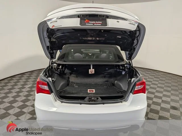 Used 2012 White Chrysler Touring image 7