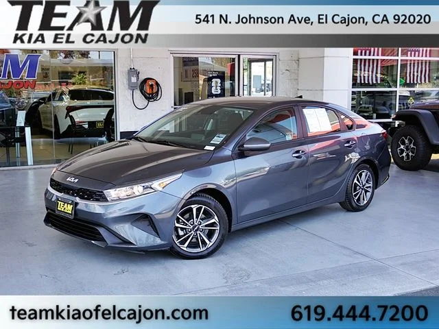2023 Kia Forte LXS AT's photo
