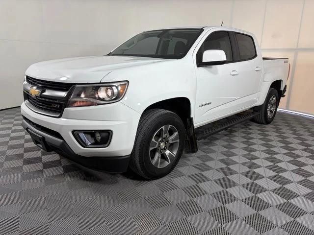 Used 2019 White Chevrolet Z71 image 4