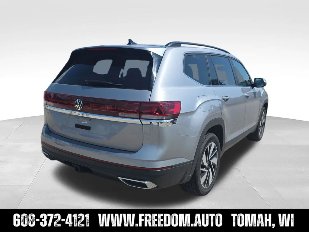 Used 2024 Silver Bird Metallic Volkswagen 2.0T SE w/Technology image 7