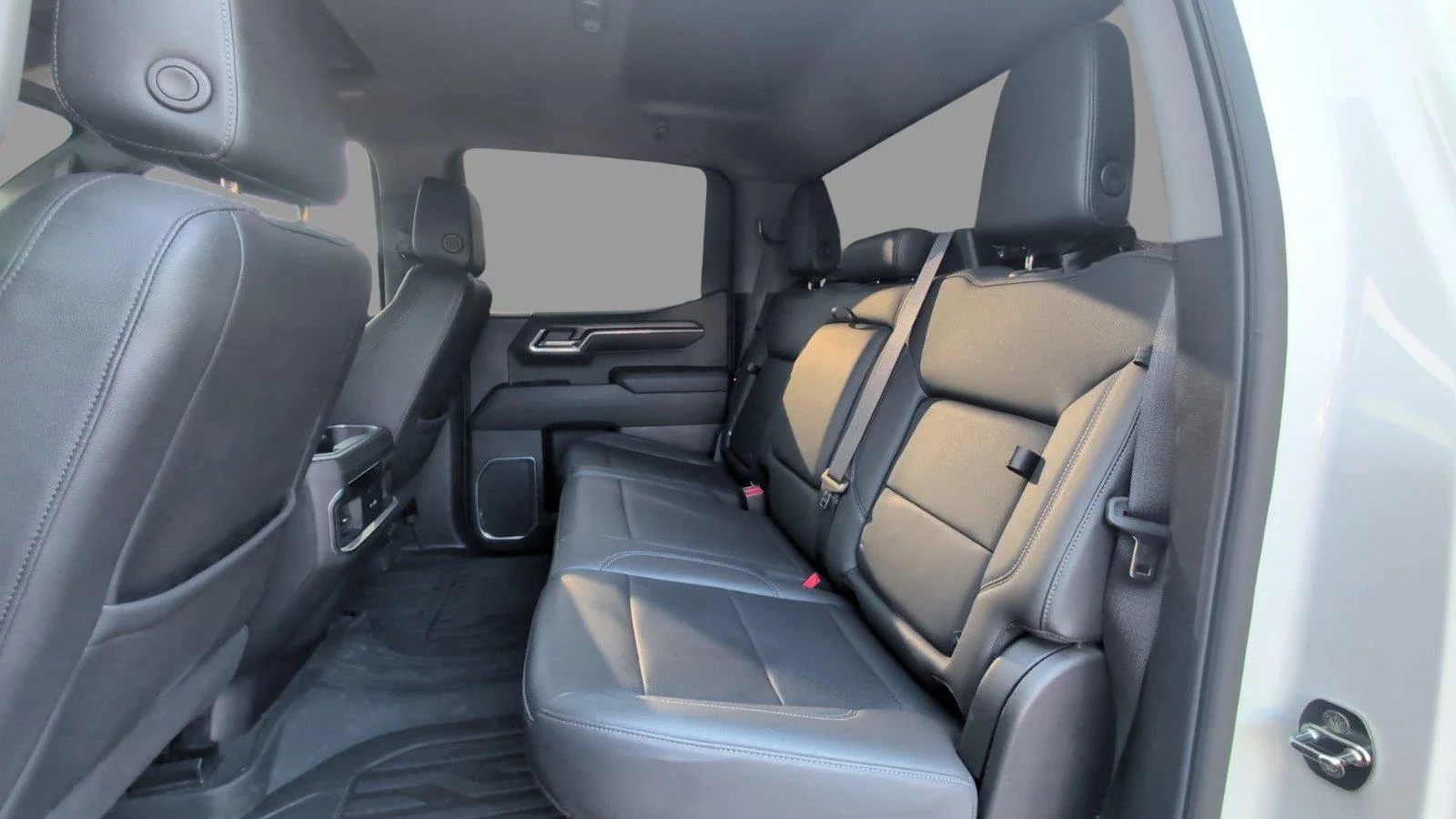 Used 2023 SUMMIT WHITE GMC SLT image 36