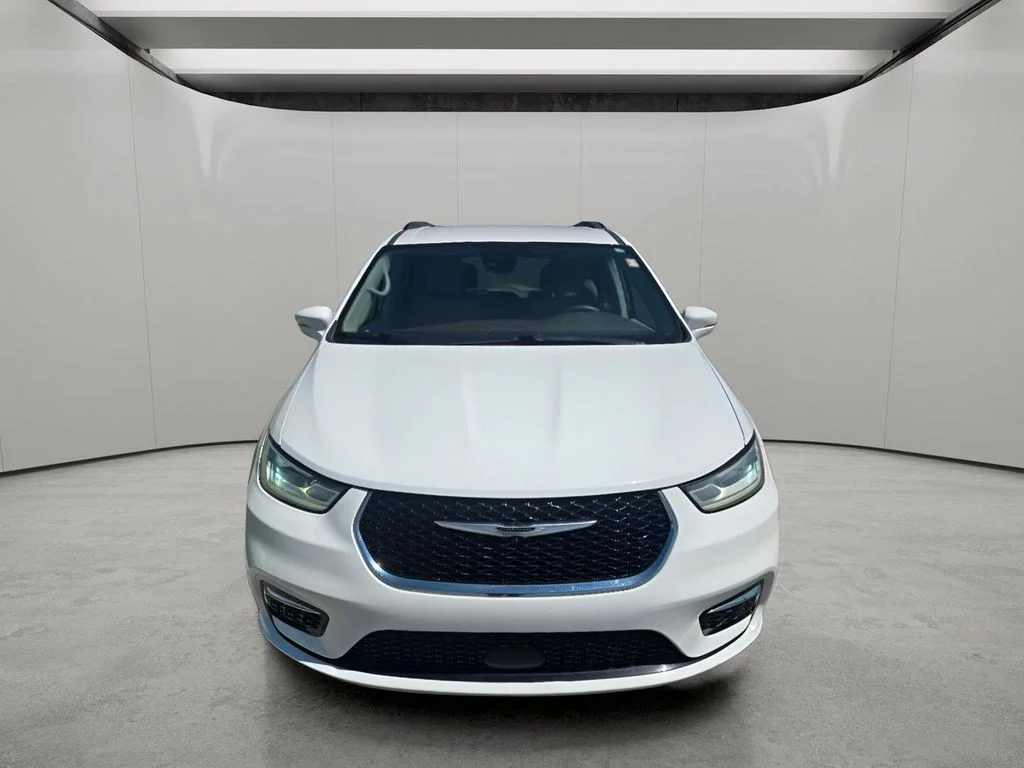 Used 2021 Bright White Clearcoat Chrysler Touring image 8