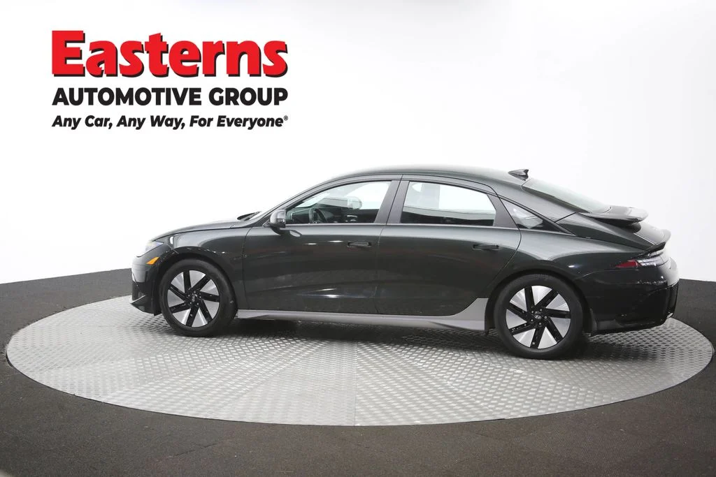 Used 2024 Green Hyundai SE image 61