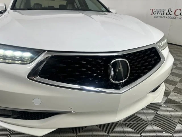 Used 2019  Acura 3.5L Advance Pkg image 5
