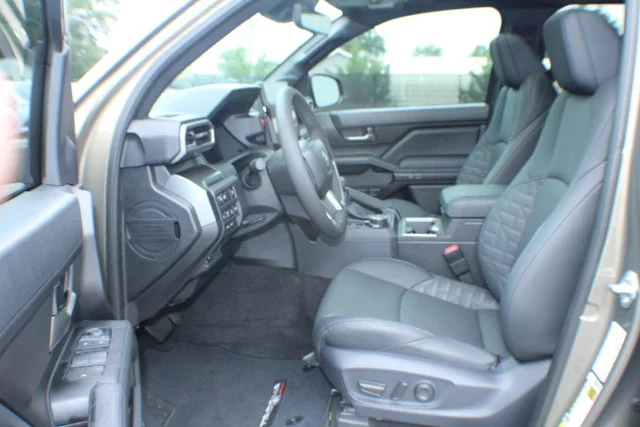 Used 2025  Toyota  image 14