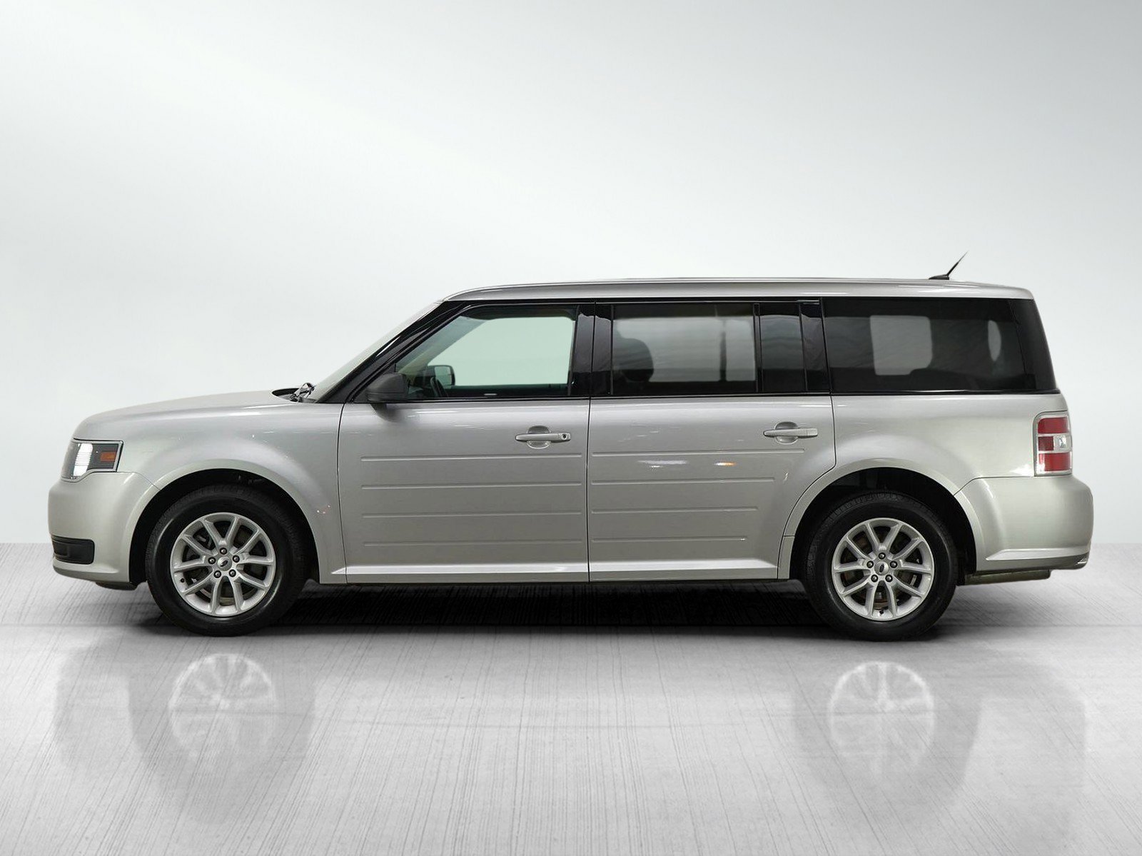 Used 2013 Ford Flex SE with VIN 2FMGK5B88DBD22605 for sale in Burnsville, Minnesota