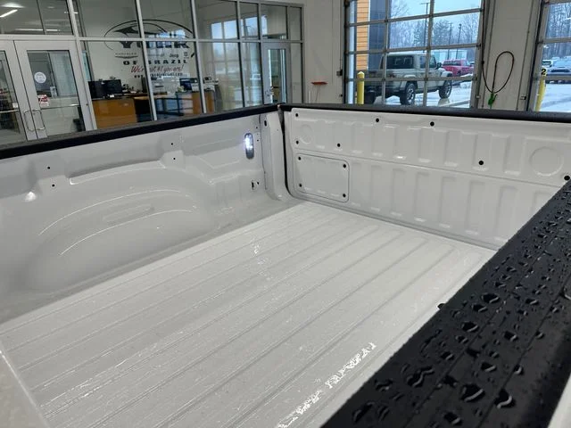New 2026 Bright White Clear-Coat Exterior Paint RAM Laramie image 19