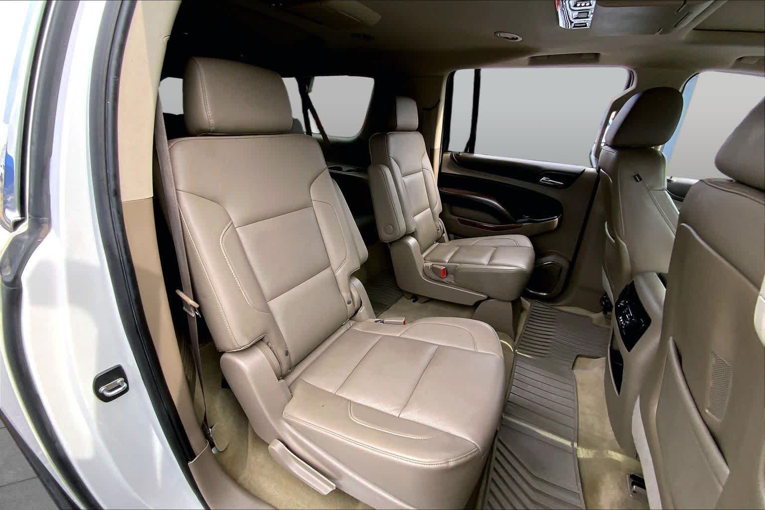 Used 2016 Iridescent Pearl Tricoat Chevrolet LTZ image 19