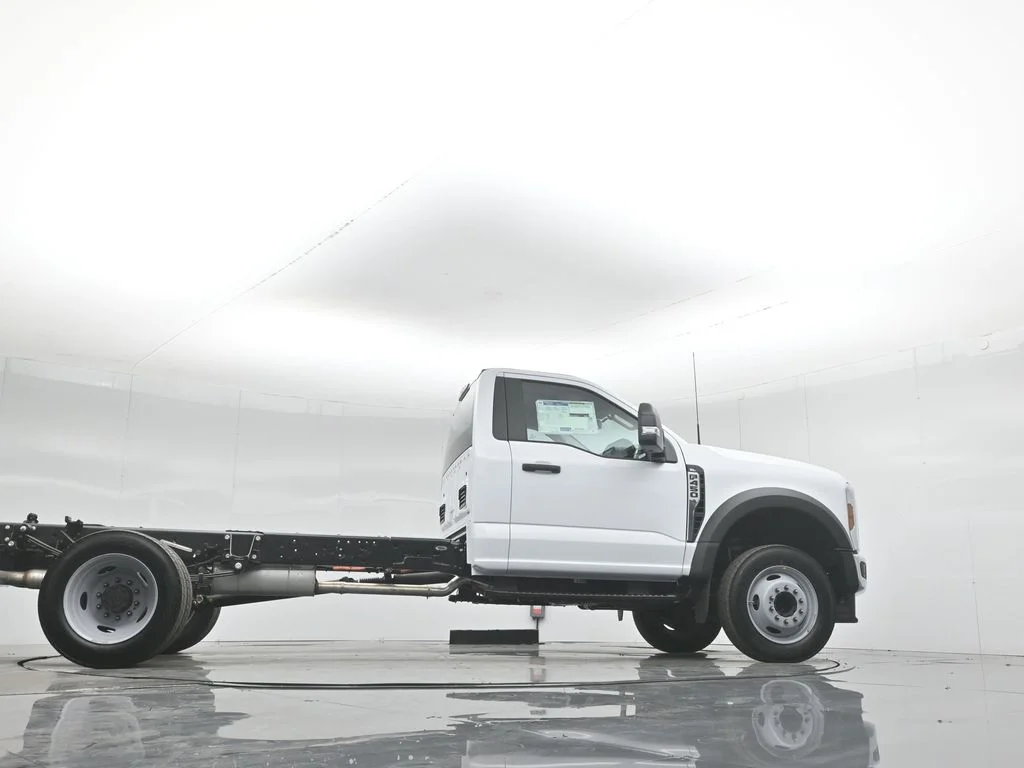 New 2026 Oxford White Ford XL image 7