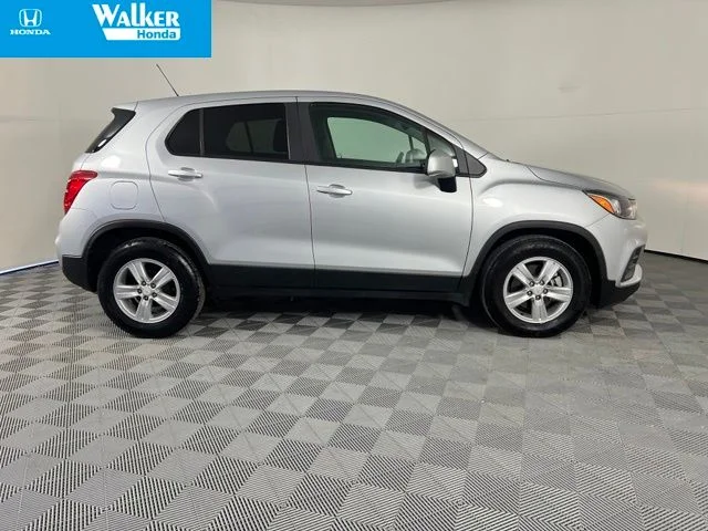 Used 2022 Silver Chevrolet LS image 9