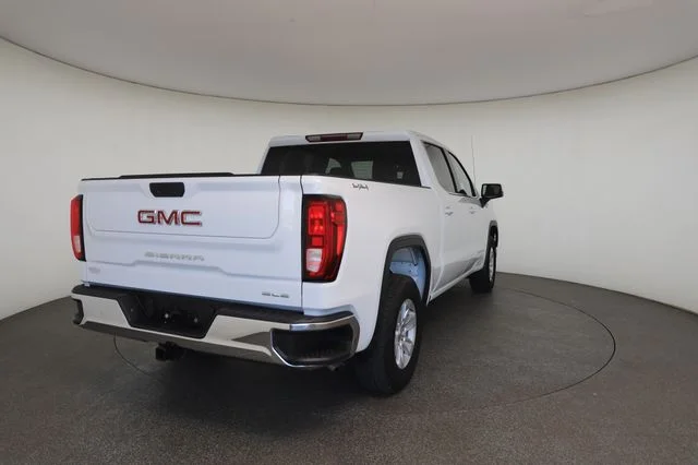 Used 2023 White GMC SLE image 19