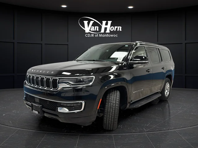 Used 2024 Diamond Black Jeep Base image 3