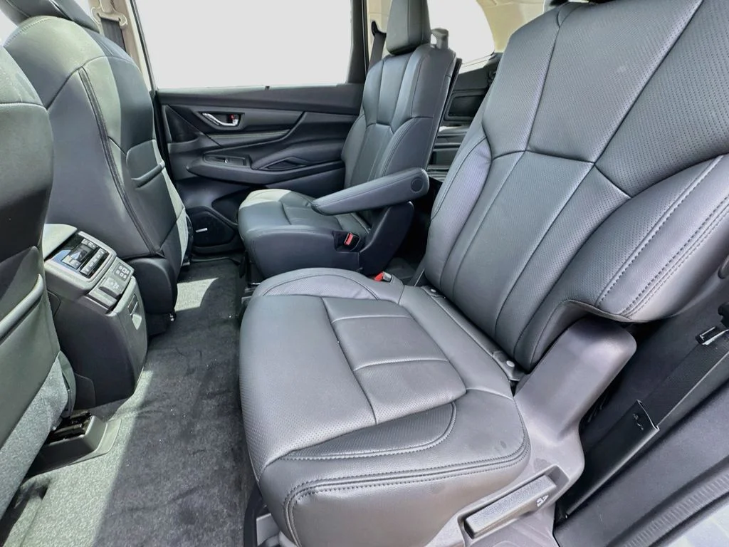 New 2027 Silver Subaru Onyx Edition Touring image 31
