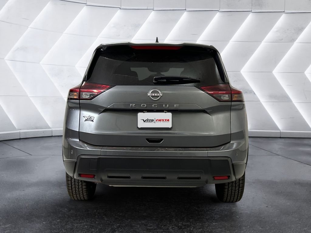 Used 2024 Gray Nissan S image 5