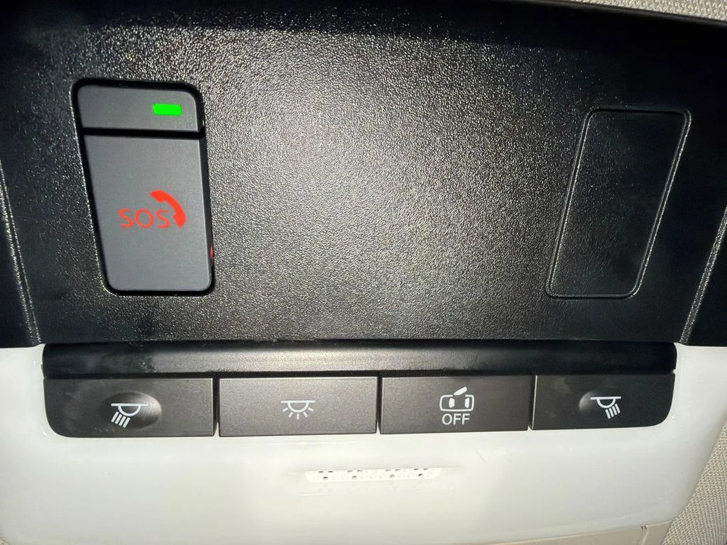 Used 2025 Glacier White Nissan SV image 37
