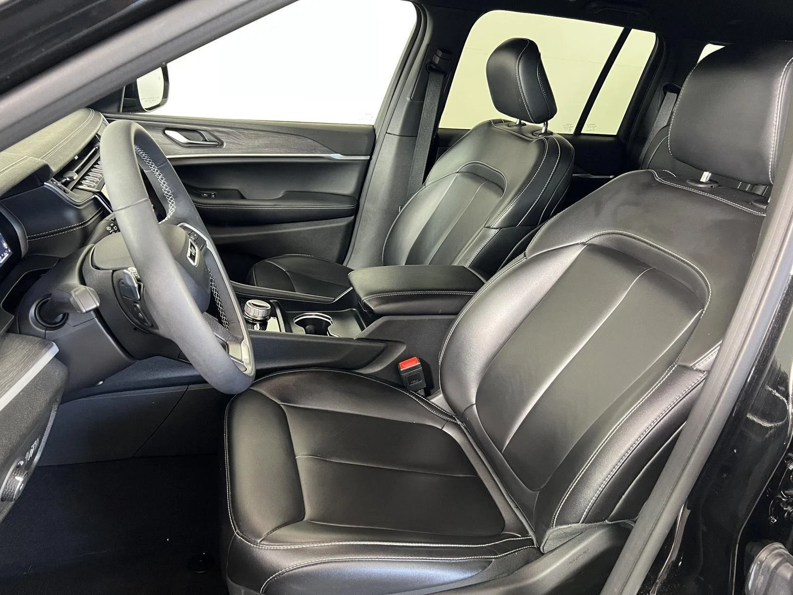 Used 2025 Bk Jeep Limited image 4