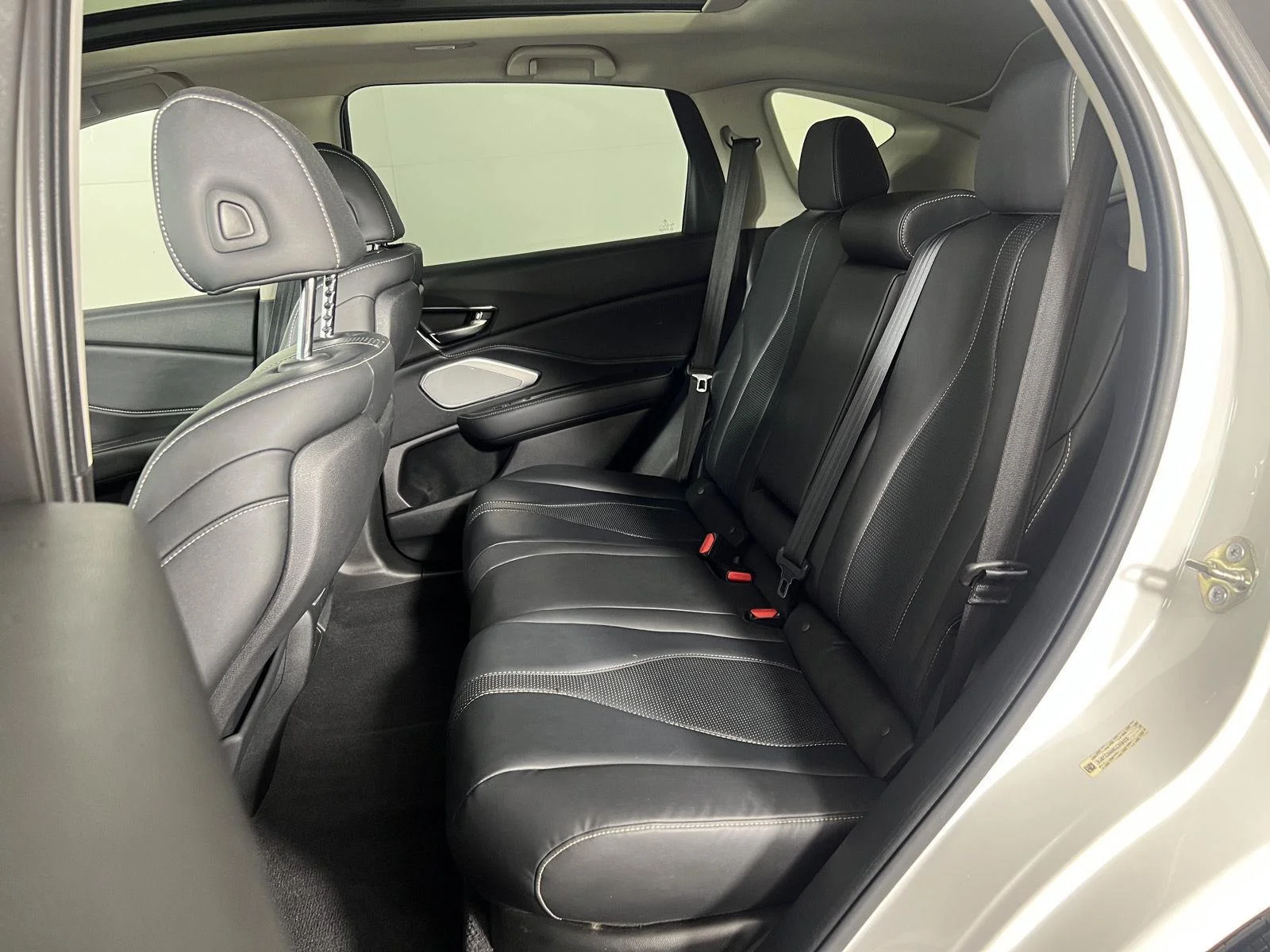 Used 2020 Platinum White Pearl Acura SH-AWD w/Tech image 26