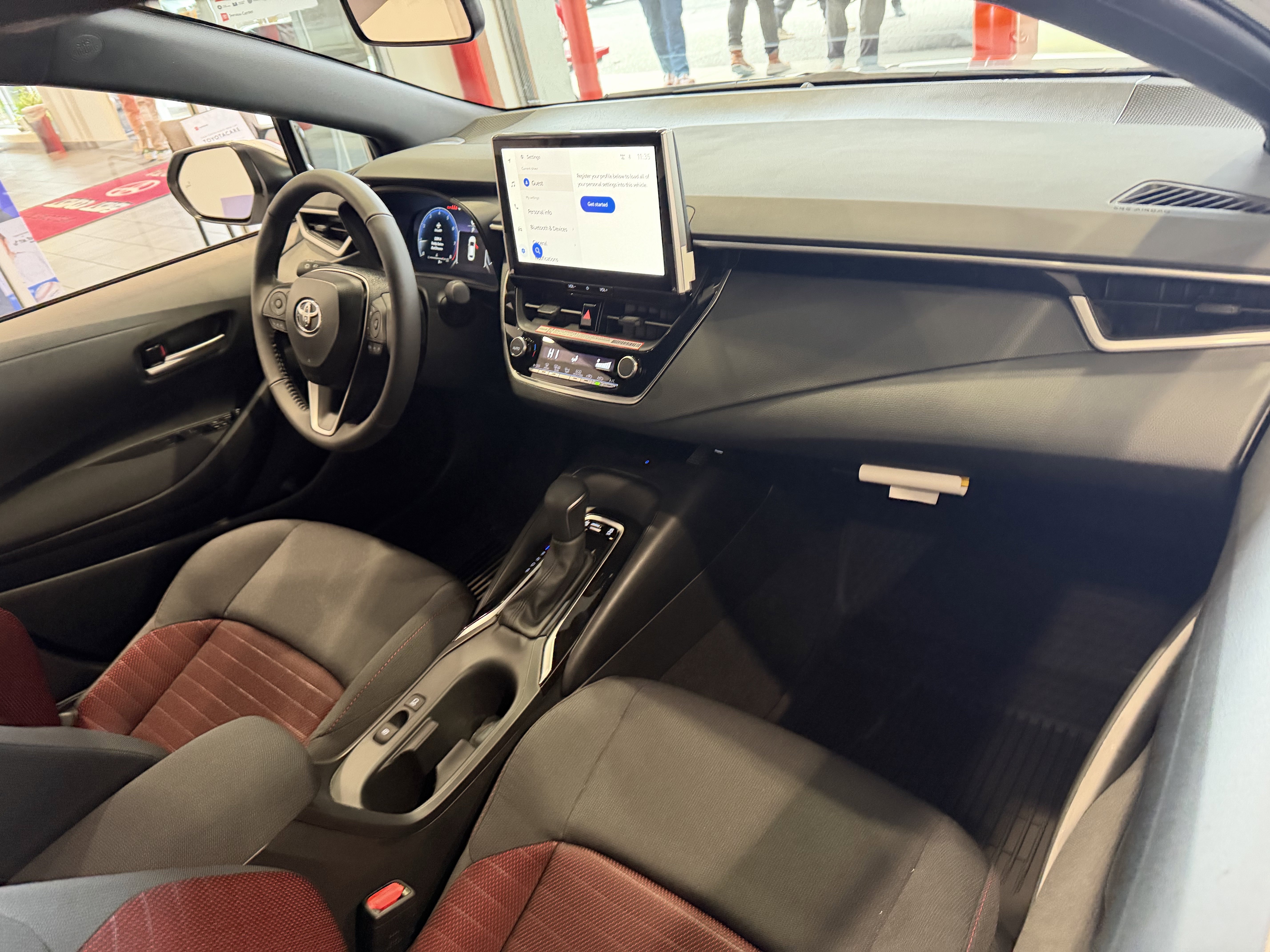 2026 Toyota Corolla SE - Photo 38