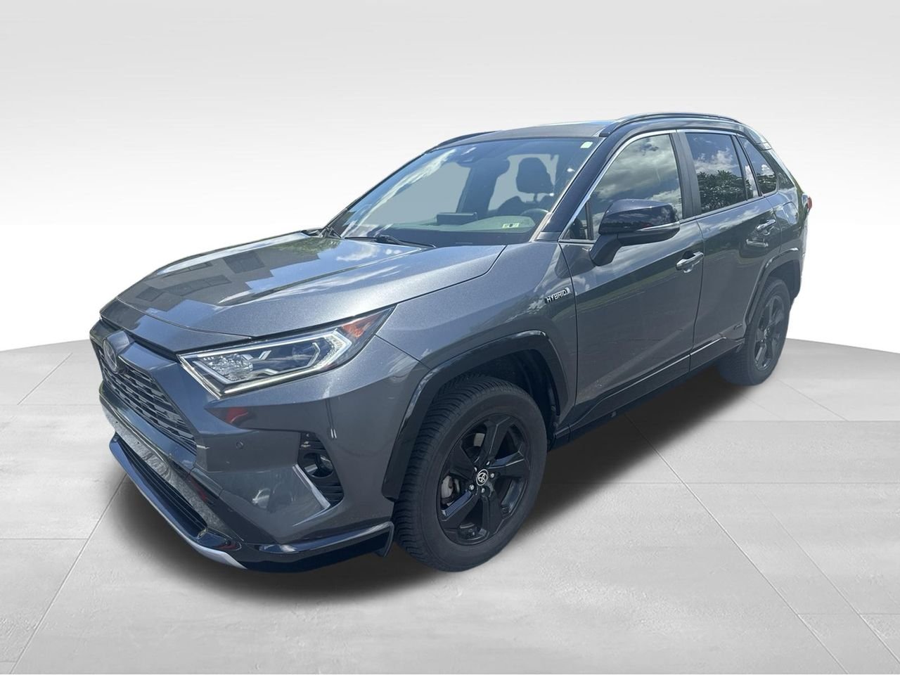 Used 2020 Gray Toyota XSE image 1