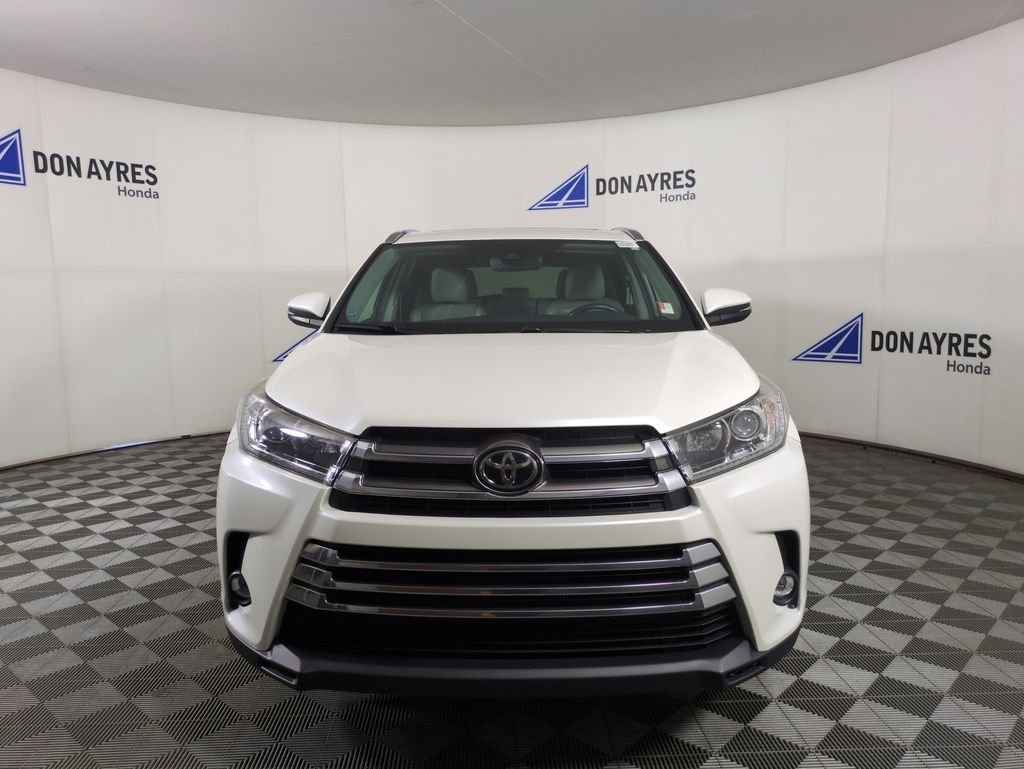 Used 2019 Blizzard Pearl Toyota Limited image 11