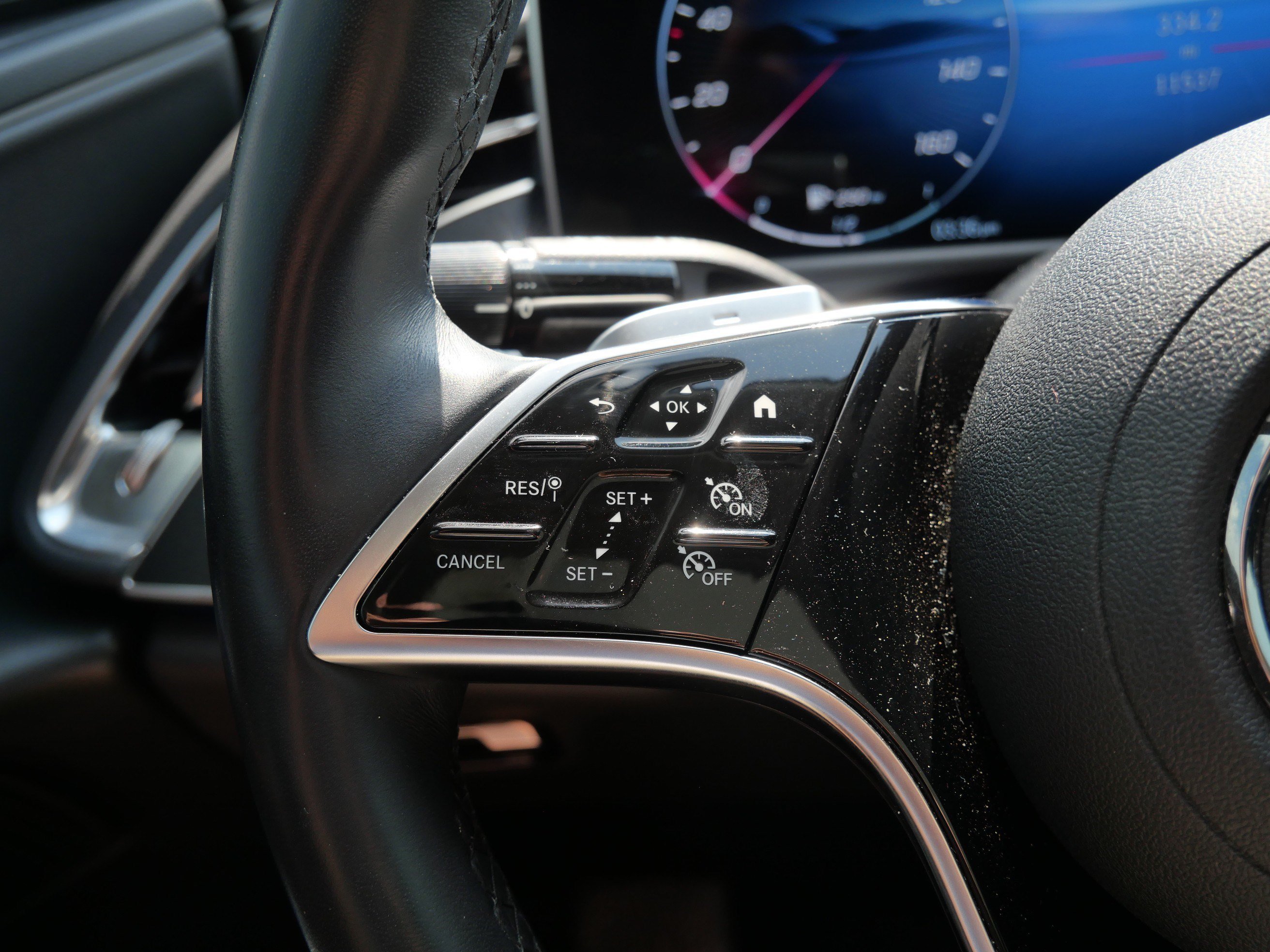 2025 Mercedes-Benz E-Class E350 - Photo 28