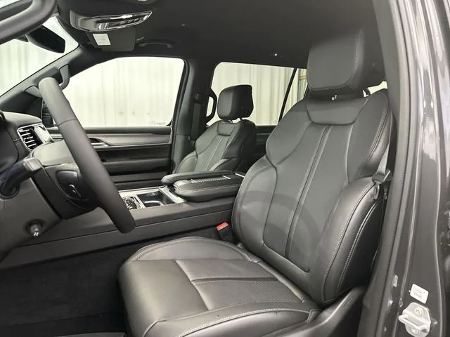 New 2026 Baltic-Gray Metallic Clear-Coat Exterior Paint Jeep  image 15