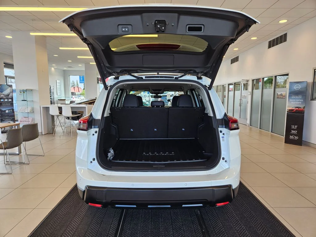 New 2026 Everest White Pearl TriCoat Nissan Rock Creek image 9