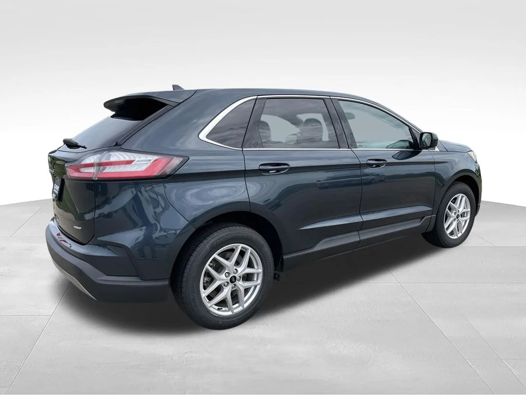 Used 2024 Blue Metallic Ford SEL image 4