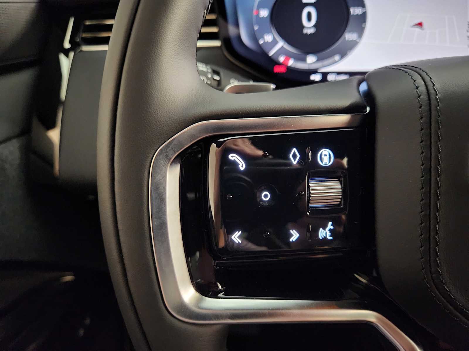New 2027 Fuji White Land Rover SE image 27